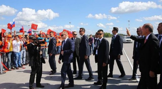 Rusya'da Erdoğan'a sevgi gösterisi Rusya'da Erdoğan'a sevgi gösterisi
