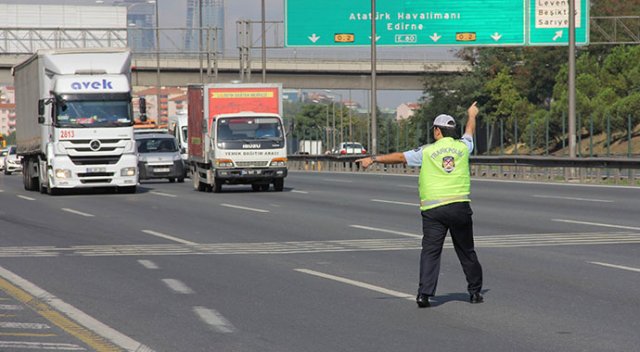 TEM otoyolunda tır, kamyon ve otobüs denetimi