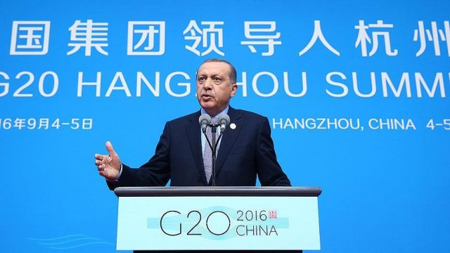 'Batı ülkelerinin sığınmacı sorunundaki ırkçı tavrı utanç vericidir' 'Batı ülkelerinin sığınmacı sorunundaki ırkçı tavrı utanç vericidir'