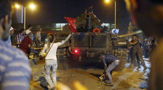 'Sivillere silah dağıtıldı' iddiası yalanlandı 'Sivillere silah dağıtıldı' iddiası yalanlandı