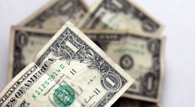 4’üncü Ana Jet Üssü yakınlarında içi dolar dolu çanta bulundu 4’üncü Ana Jet Üssü yakınlarında içi dolar dolu çanta bulundu