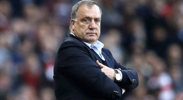 Advocaat iki yıldızı sildi! Advocaat iki yıldızı sildi!