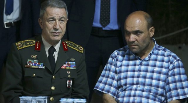 Akar'dan şehit ailelerine taziye ziyareti Akar'dan şehit ailelerine taziye ziyareti