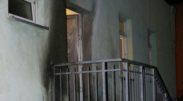 Almanya’da camiye patlayıcı atıldı Almanya’da camiye patlayıcı atıldı