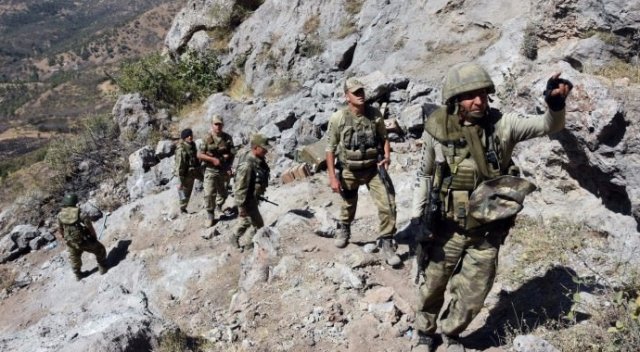 Askerden sınırında kahramanlık destanı Askerden sınırında kahramanlık destanı