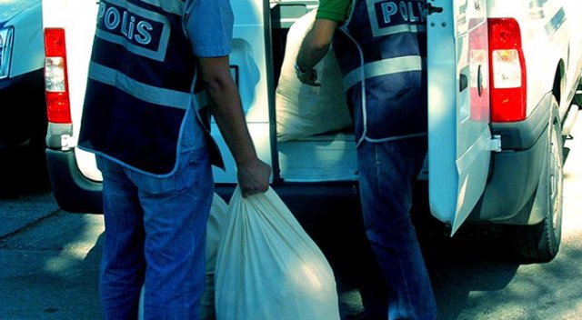 Avukatın evinden 13 çuval &#039;devlet sırrı&#039; çıktı!