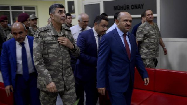 Bakan Işık&#039;tan Kilis&#039;te yaralı askerlere ziyaret