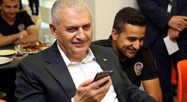 Başbakan polis memuruna telefonda kız istedi Başbakan polis memuruna telefonda kız istedi