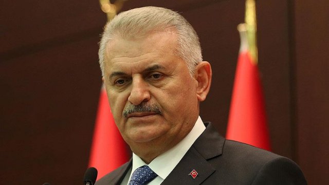 Başbakan Yıldırım: Asgari ücret bin 300 liranın altına düşmeyecek