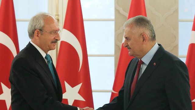 Başbakan Yıldırım, Kılıçdaroğlu&#039;nu tebrik etti