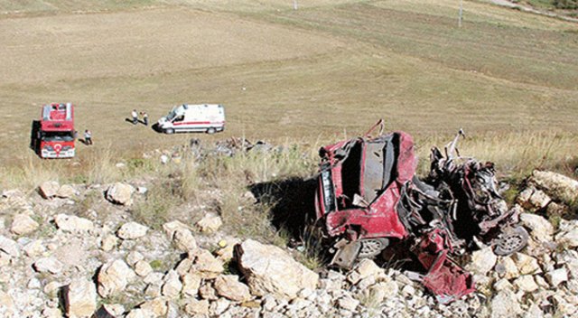 Bayramda feci kazalar! Ölü ve yaralı sayısı artıyor Bayramda feci kazalar! Ölü ve yaralı sayısı artıyor