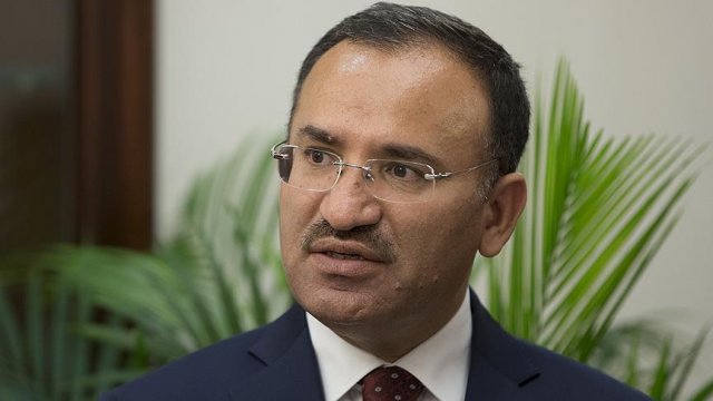 Bozdağ: Seçilmiş olmak suç işleme hak ve yetkisi vermez Bozdağ: Seçilmiş olmak suç işleme hak ve yetkisi vermez