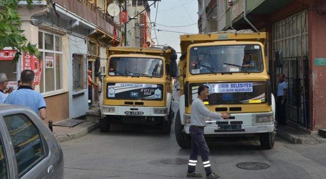 Bursa'da bir evden 5 ton çöp çıkarıldı Bursa'da bir evden 5 ton çöp çıkarıldı