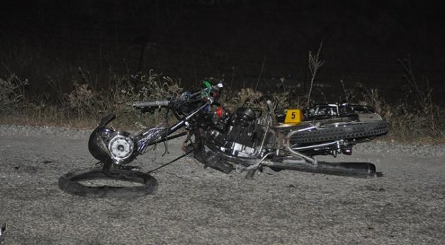 Çanakkale&#039;de otomobil ile motosiklet çarpıştı: 1 ölü