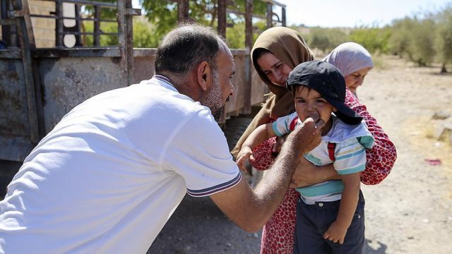 Cerabluslular terörden uzak ilk bayramın mutluluğunu yaşıyor Cerabluslular terörden uzak ilk bayramın mutluluğunu yaşıyor