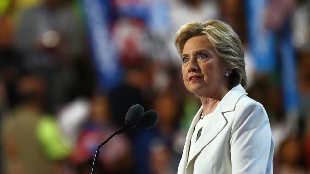 Clinton'ın e-postasını ifşa eden kişiye hapis cezası