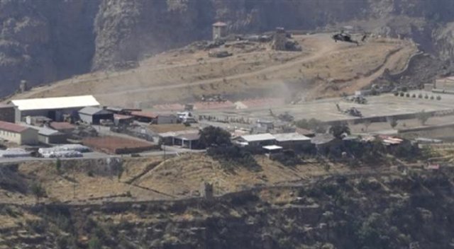 Çukurca'daki tugay komutanlığına hain saldırı! Çukurca'daki tugay komutanlığına hain saldırı!