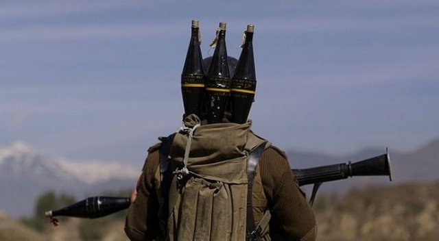 Doğubayazıt'ta polis lojmanlarına roketli saldırı Doğubayazıt'ta polis lojmanlarına roketli saldırı