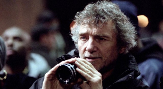 Dünyaca ünlü yönetmen Curtis Hanson evinde ölü bulundu Dünyaca ünlü yönetmen Curtis Hanson evinde ölü bulundu