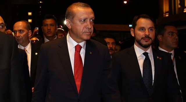 Erdoğan SETA vakfınca düzenlenen yemeğe katıldı Erdoğan SETA vakfınca düzenlenen yemeğe katıldı