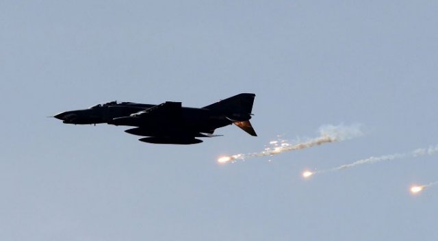 Esad rejimi Halep’i bombalamaya devam ediyor Esad rejimi Halep’i bombalamaya devam ediyor