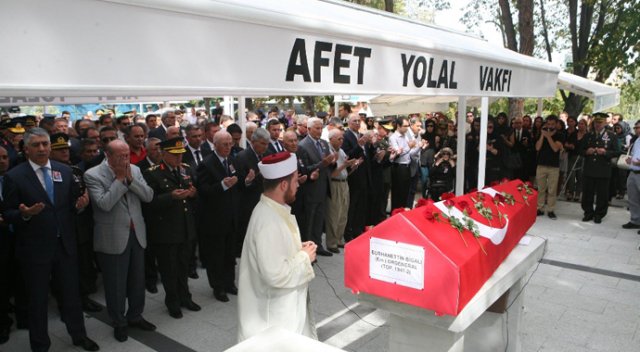 Eski MİT Müsteşarı Burhanettin Bigalı son yolculuğuna uğurlandı Eski MİT Müsteşarı Burhanettin Bigalı son yolculuğuna uğurlandı