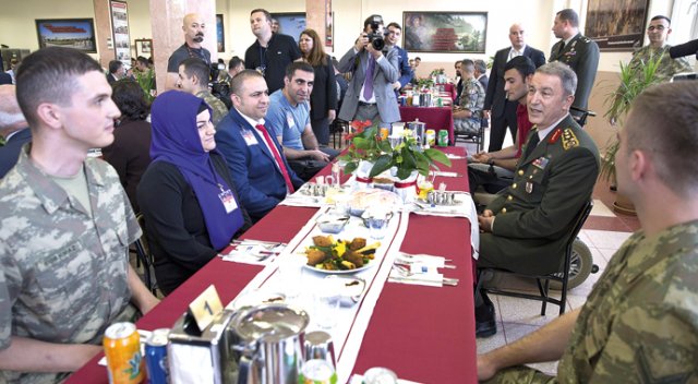 Fırat Kalkanı'nı karalayanlara cevap: Kimsenin toprağında gözümüz yok Fırat Kalkanı'nı karalayanlara cevap: Kimsenin toprağında gözümüz yok