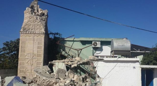Fırtına cami minarelerini yıktı Fırtına cami minarelerini yıktı
