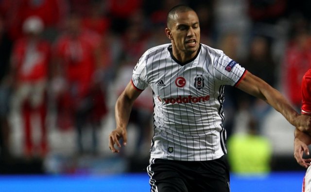 Gökhan İnler: "Bu formayla oynamaktan gurur duyuyorum" Gökhan İnler: "Bu formayla oynamaktan gurur duyuyorum"