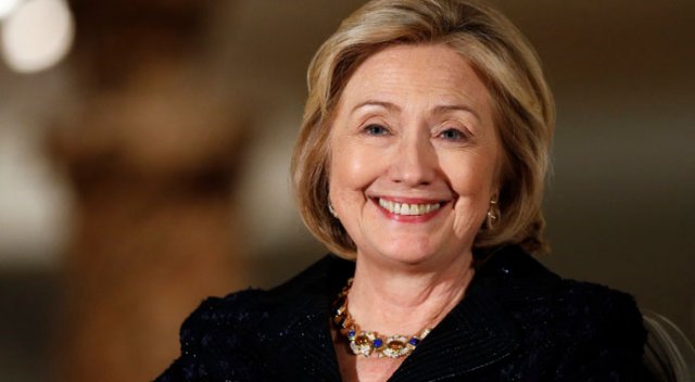 Hillary Clinton'a zatürre teşhisi konuldu Hillary Clinton'a zatürre teşhisi konuldu