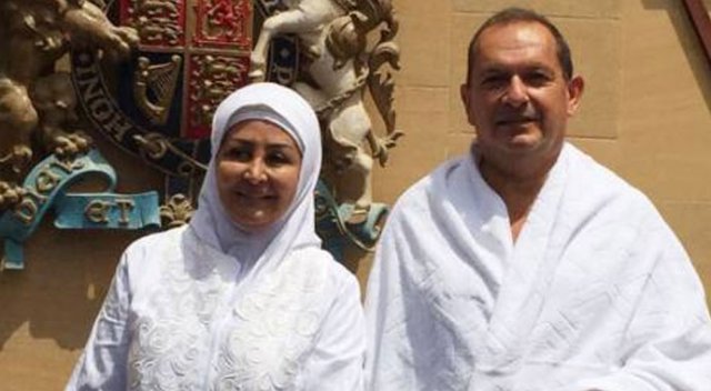 İngiltere'nin Riyad büyükelçisi hacı oldu