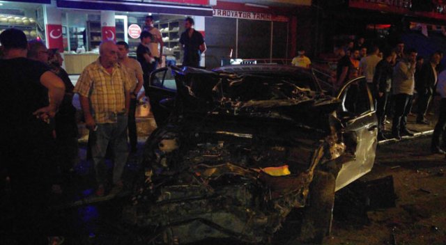 Işık ihlali sonrası 3 araç birbirine girdi Işık ihlali sonrası 3 araç birbirine girdi