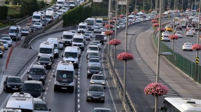 İstanbul trafiğinde bayram yoğunluğu başladı