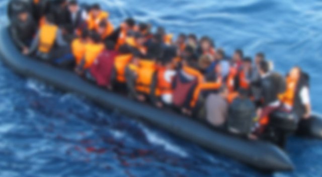 İzmir'de 73 sığınmacı kurtarıldı İzmir'de 73 sığınmacı kurtarıldı