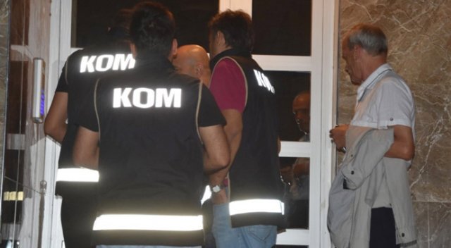 İzmir’de esnaflara FETÖ operasyonu: 23 gözaltı İzmir’de esnaflara FETÖ operasyonu: 23 gözaltı