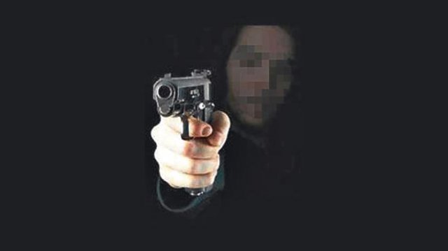 İzmir&#039;de polis memuru güvenlik görevlisini öldürdü!
