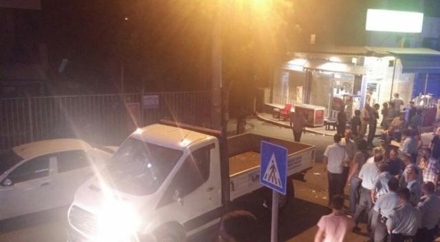 İzmir'de silahlı kavga: 1 ölü İzmir'de silahlı kavga: 1 ölü