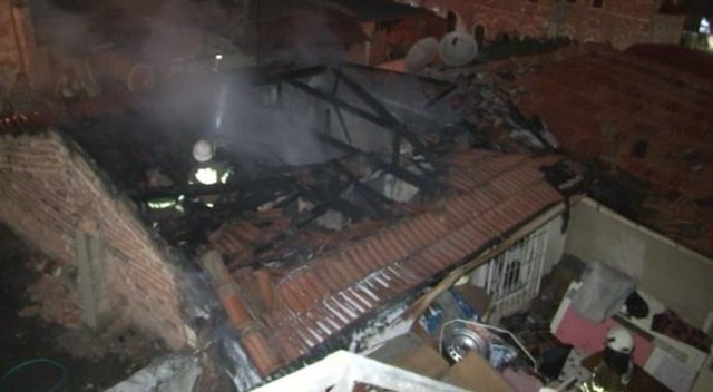 İzmir&#039;de yangın: 1 ölü