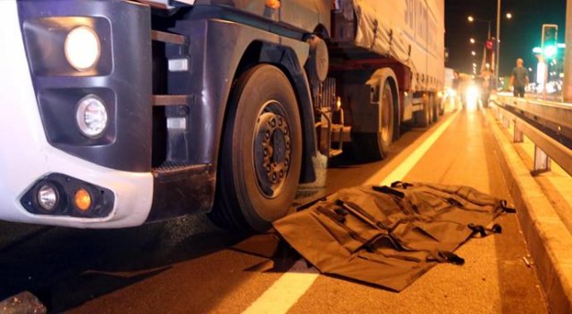 İzmit'te feci kaza: 1 ölü 1 yaralı İzmit'te feci kaza: 1 ölü 1 yaralı