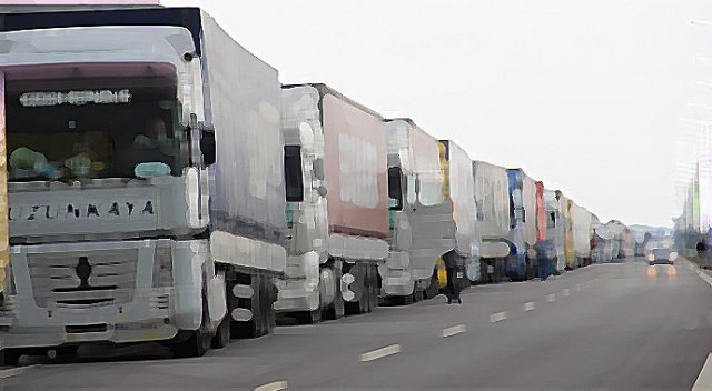 Kapıkule'de 11 kilometrelik tır kuyruğu Kapıkule'de 11 kilometrelik tır kuyruğu
