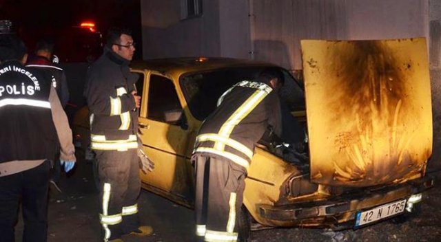 Karaman'da park halinde otomobil kundaklandı Karaman'da park halinde otomobil kundaklandı