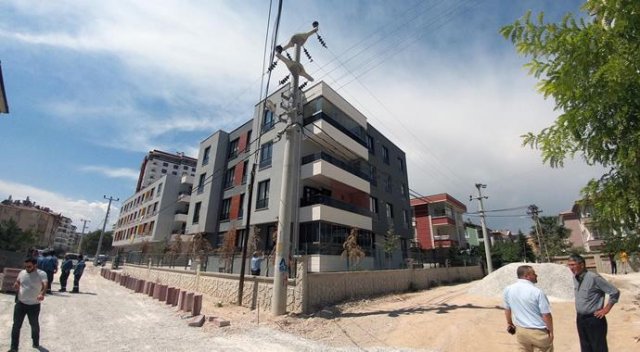 Konya'da elektrik akımına kapılan işçi öldü Konya'da elektrik akımına kapılan işçi öldü