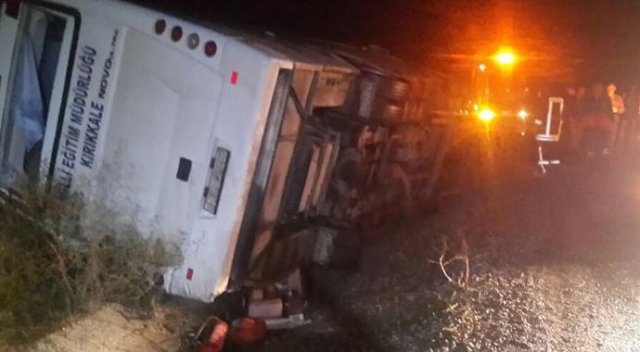 Konya&#039;da midibüs devrildi: 2 ölü 7 yaralı