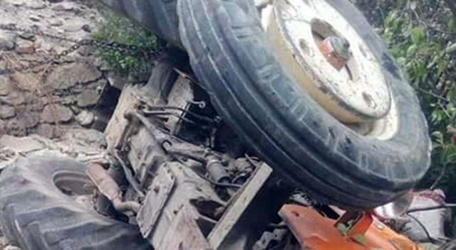 Kütahya'da feci kaza, 2 kişi hayatını kaybetti Kütahya'da feci kaza, 2 kişi hayatını kaybetti