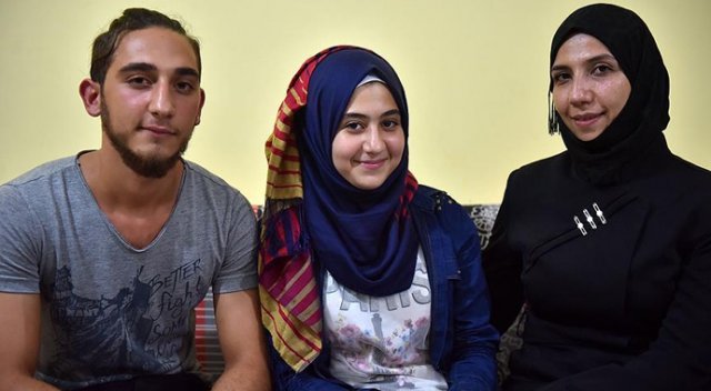 Macar kameramanın çelme taktığı Suriyelinin aile hasreti son buluyor Macar kameramanın çelme taktığı Suriyelinin aile hasreti son buluyor