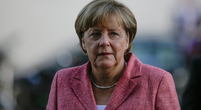 Merkel&#039;den flaş Türkiye açıklaması