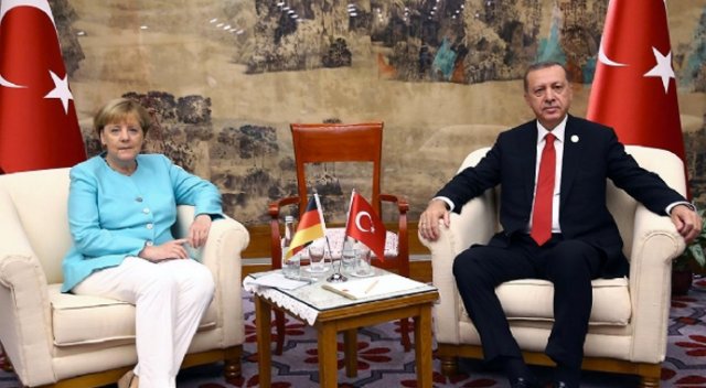 Merkel-Erdoğan fotoğrafına Alman basınından tepki Merkel-Erdoğan fotoğrafına Alman basınından tepki