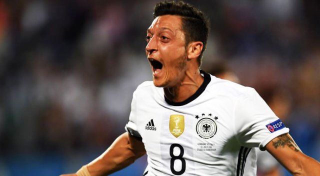 Mesut Özil, Almanya tarihine geçti! Mesut Özil, Almanya tarihine geçti!