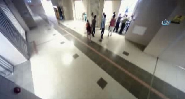 Metroda beleşçi yolcu dehşeti Metroda beleşçi yolcu dehşeti