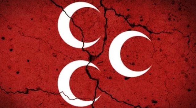 MHP'de deprem! İstifa etti